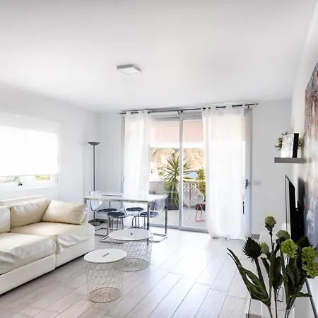 The White Heart House - Attic Sea View Apartment Los Cristianos (Tenerife)