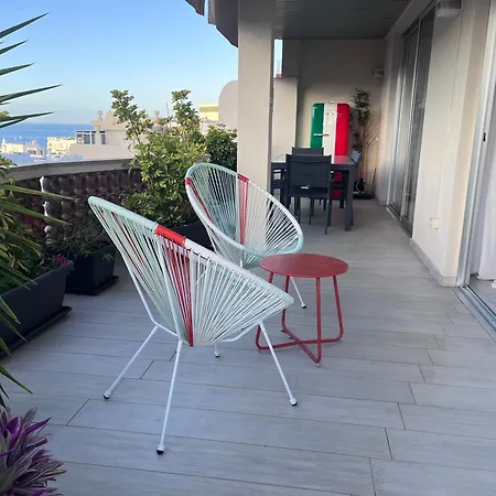 The White Heart House - Attic Sea View Apartment